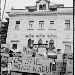 DSC3080 : Listopad 1989, vlada