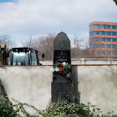 2015-03-28-0113-Exposure : Olsansky hrbitov, Praha, hrbitovy