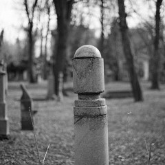 2015-03-28-0183-Exposure : Olsansky hrbitov, Praha, hrbitovy